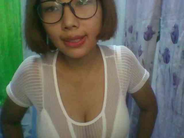 momo3312 webcam