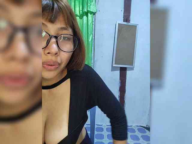 momo3312 webcam