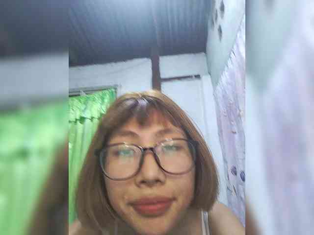 momo3312 webcam