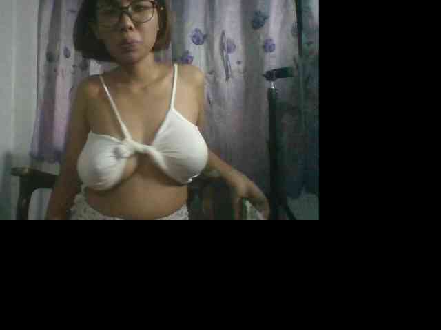 momo3312 webcam