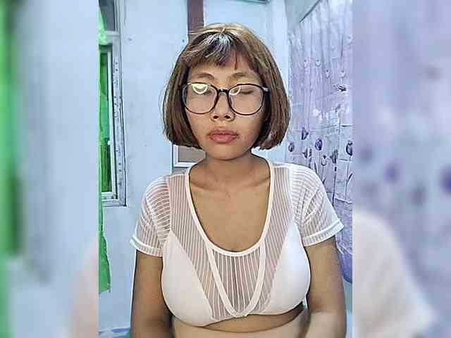 momo3312 webcam