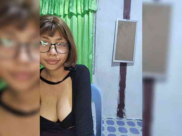 momo3312 webcam