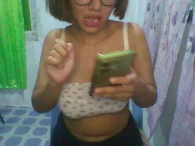 momo3312 webcam