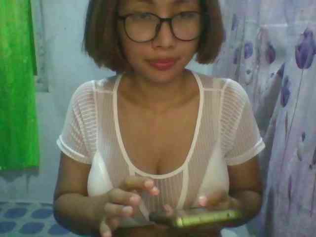 momo3312 webcam