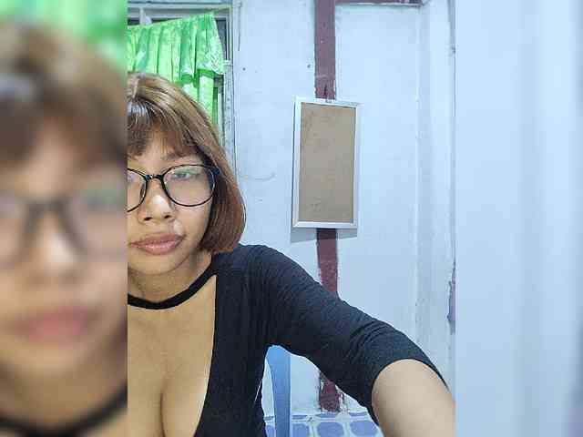 momo3312 webcam