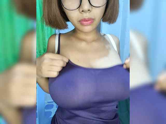 momo3312 webcam