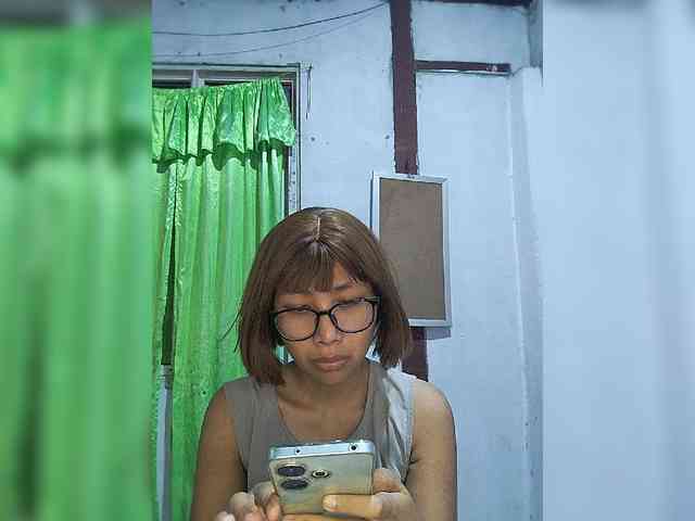 momo3312 webcam