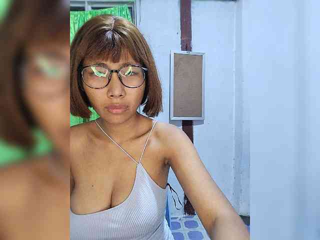 momo3312 webcam