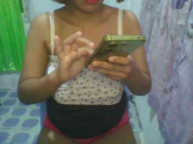 momo3312 webcam