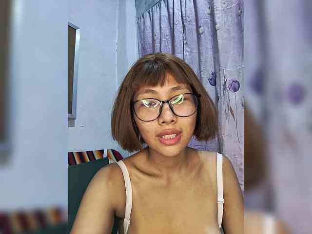 momo3312 webcam
