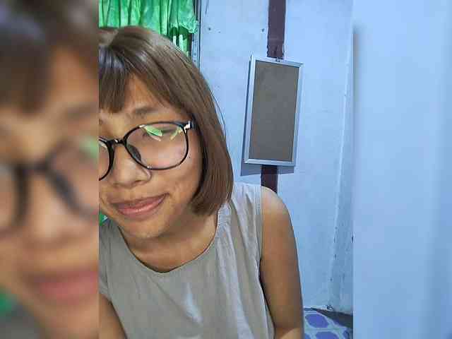 momo3312 webcam