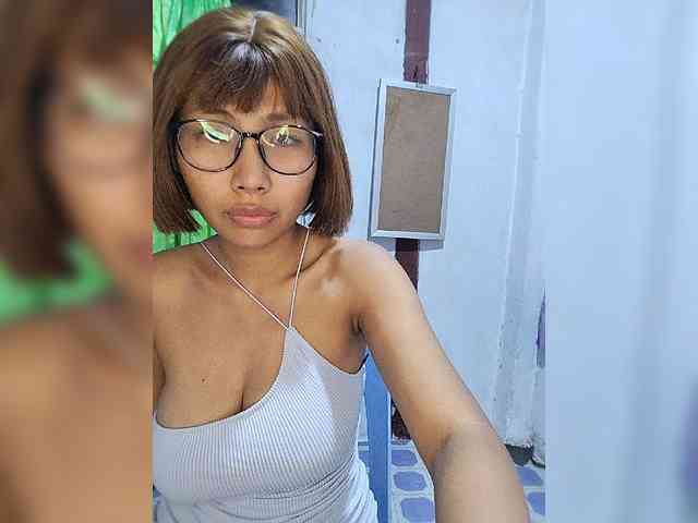 momo3312 webcam