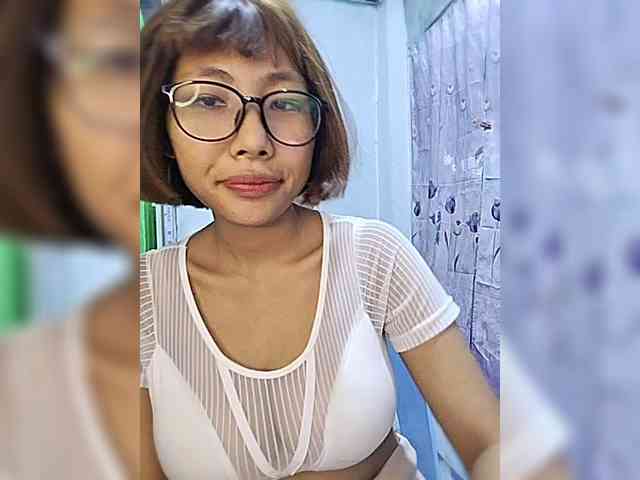 momo3312 webcam