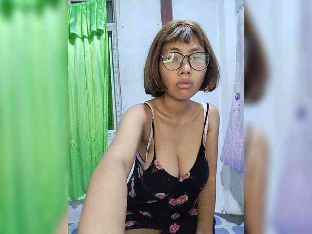 momo3312 webcam