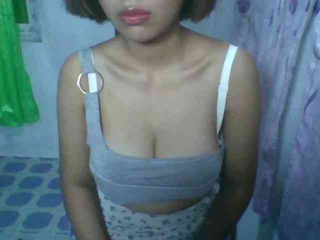 momo3312 webcam
