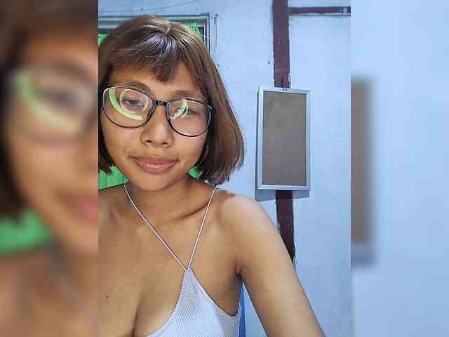 momo3312 webcam