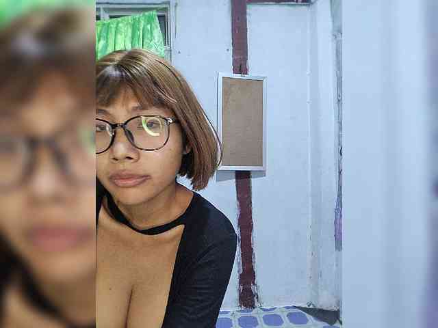 momo3312 webcam