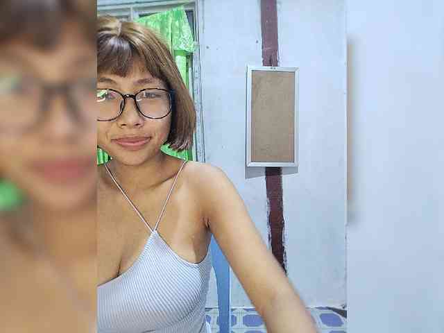 momo3312 webcam