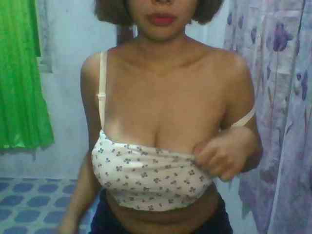 momo3312 webcam