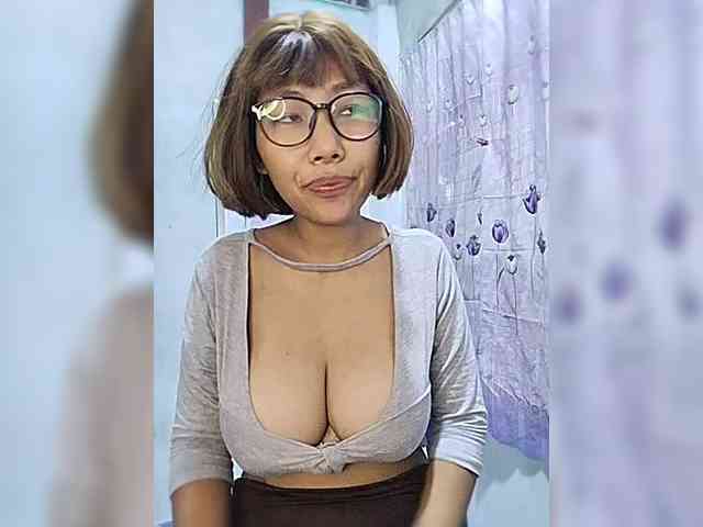 momo3312 webcam