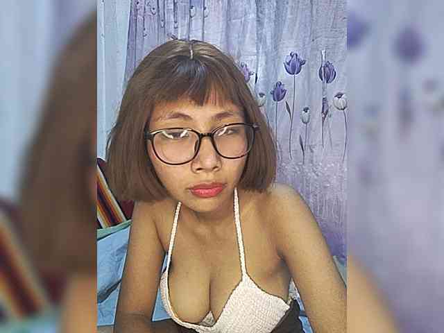 momo3312 webcam