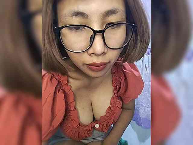 momo3312 webcam