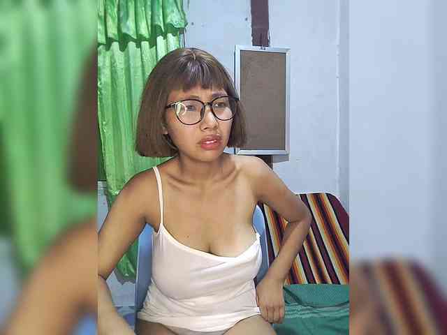momo3312 webcam