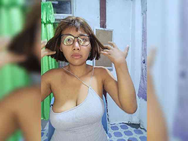 momo3312 webcam