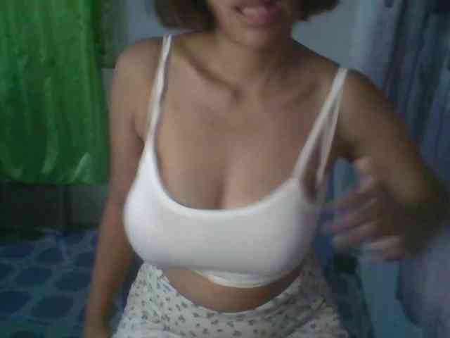 momo3312 webcam