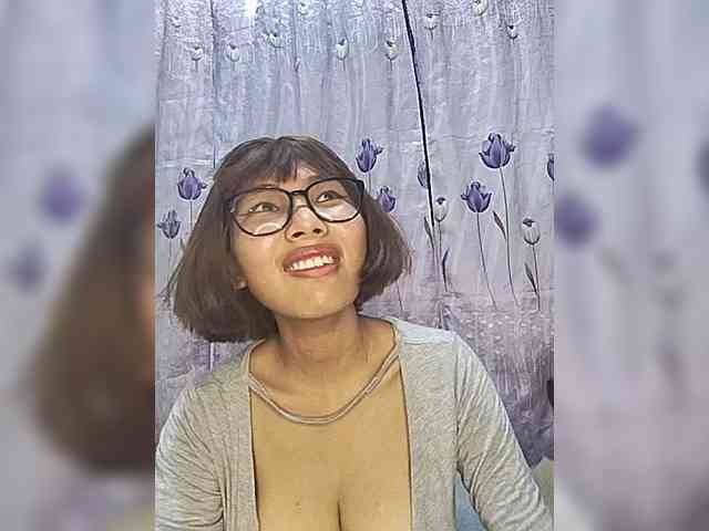 momo3312 webcam