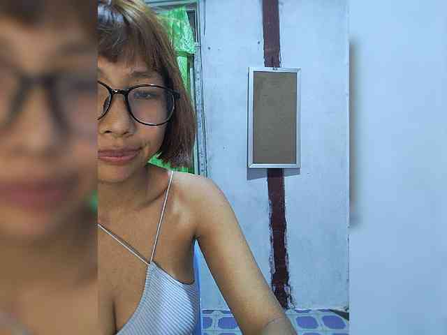momo3312 webcam