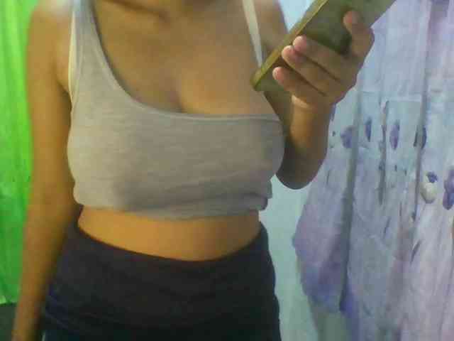 momo3312 webcam