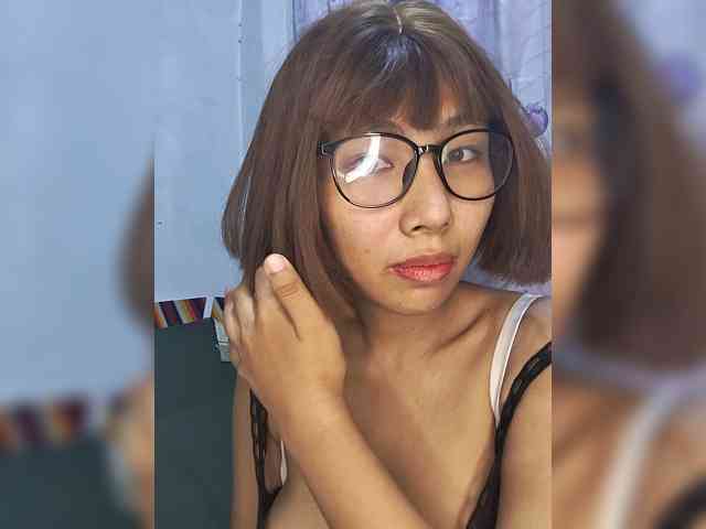 momo3312 webcam