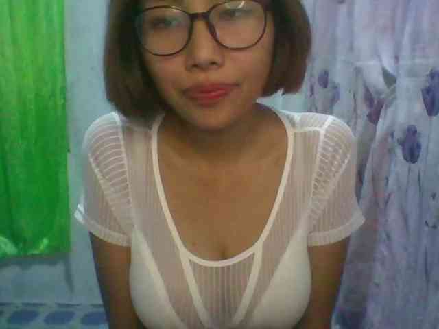 momo3312 webcam