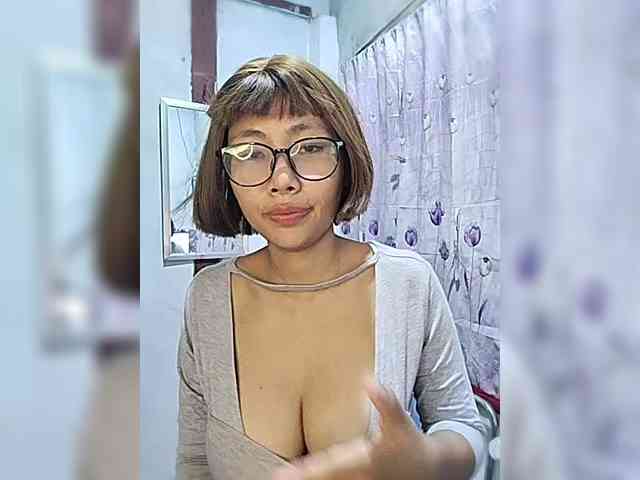 momo3312 webcam