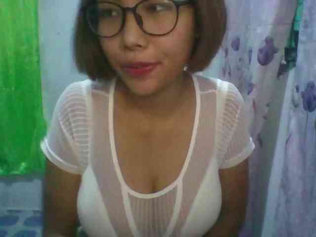 momo3312 webcam