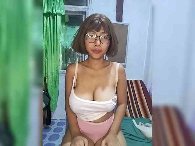 momo3312 webcam
