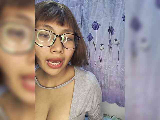 momo3312 webcam