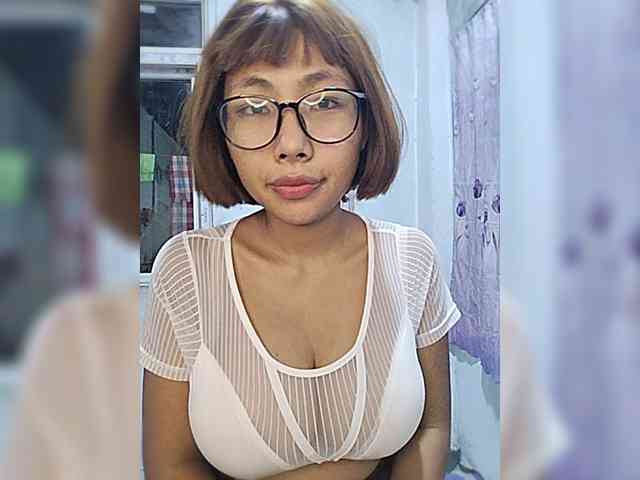 momo3312 webcam