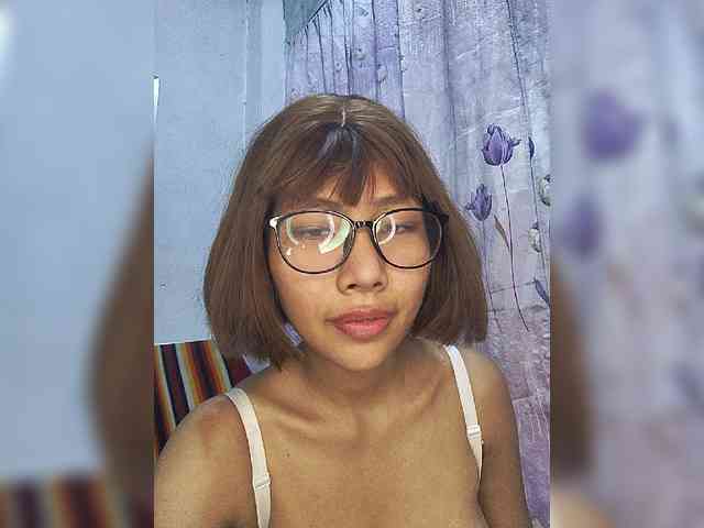 momo3312 webcam