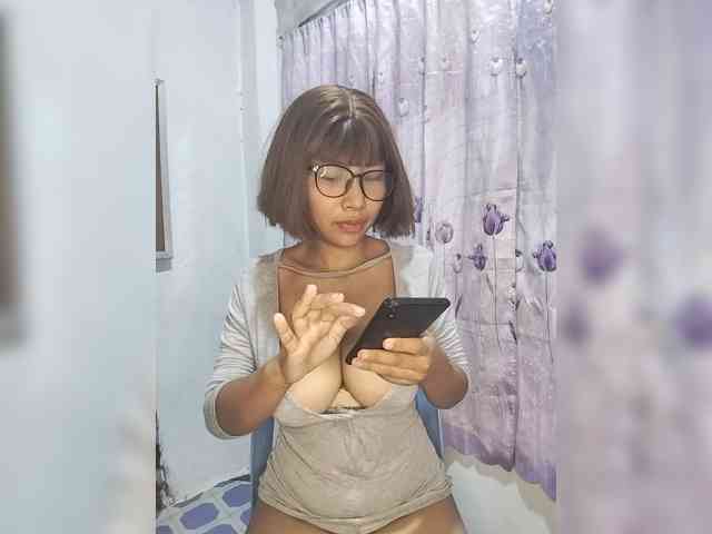 momo3312 webcam