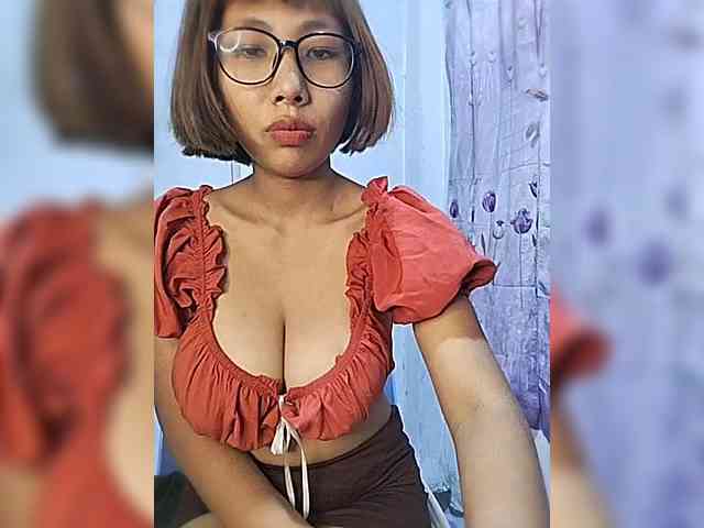 momo3312 webcam