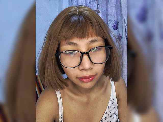 momo3312 webcam