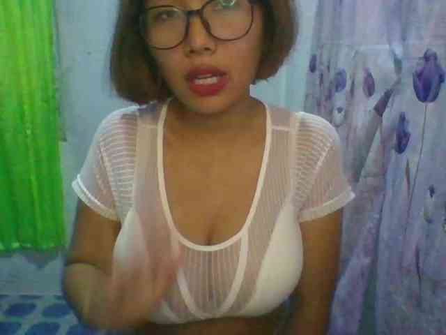 momo3312 Live Webcam on BongaCams