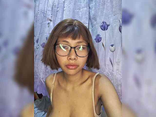 momo3312 webcam