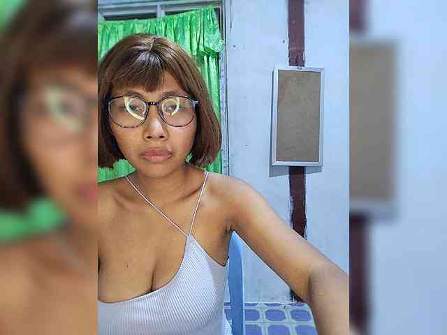 momo3312 webcam
