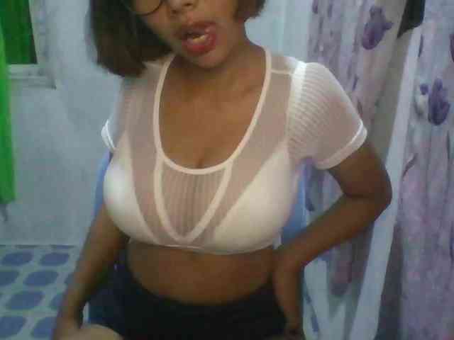 momo3312 webcam