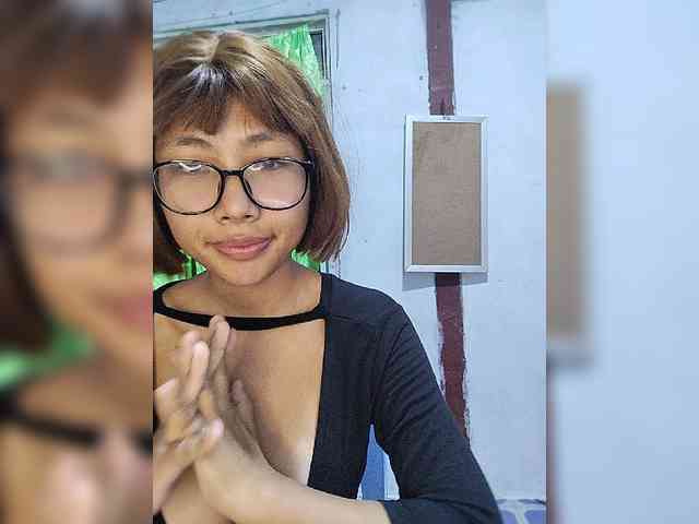 momo3312 webcam