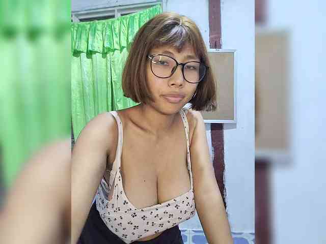 momo3312 webcam