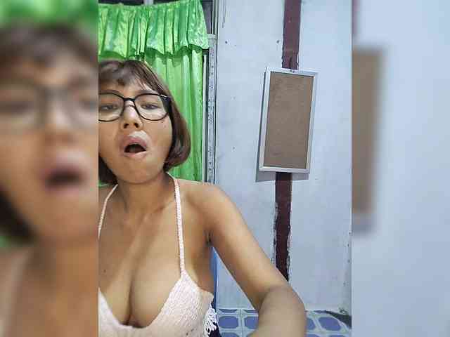 momo3312 webcam